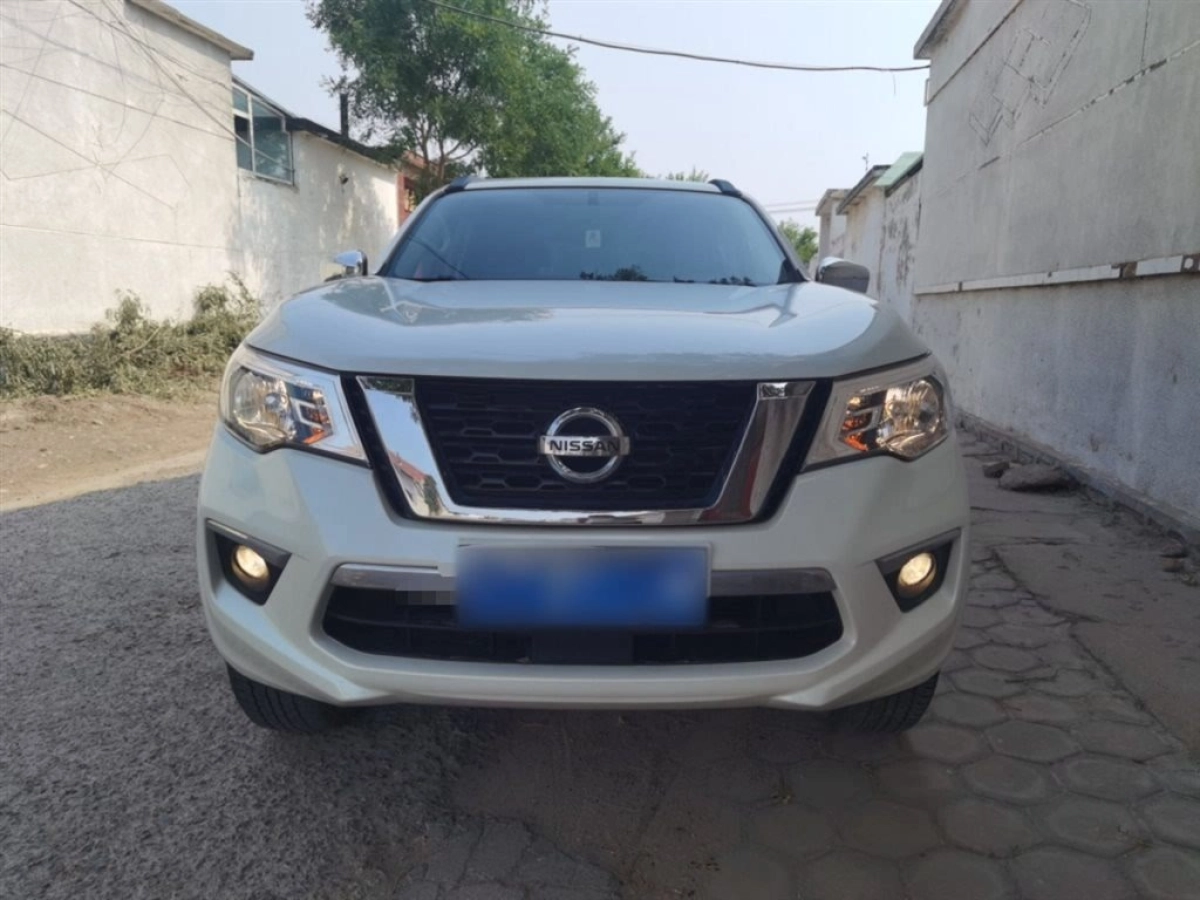 NISSAN TERRA