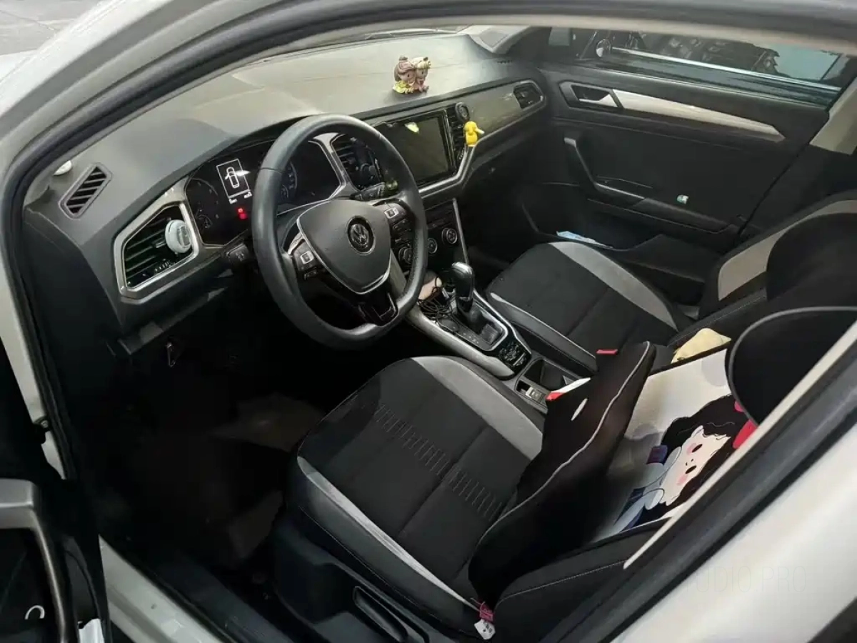 VOLKSWAGEN T-ROC TANGE