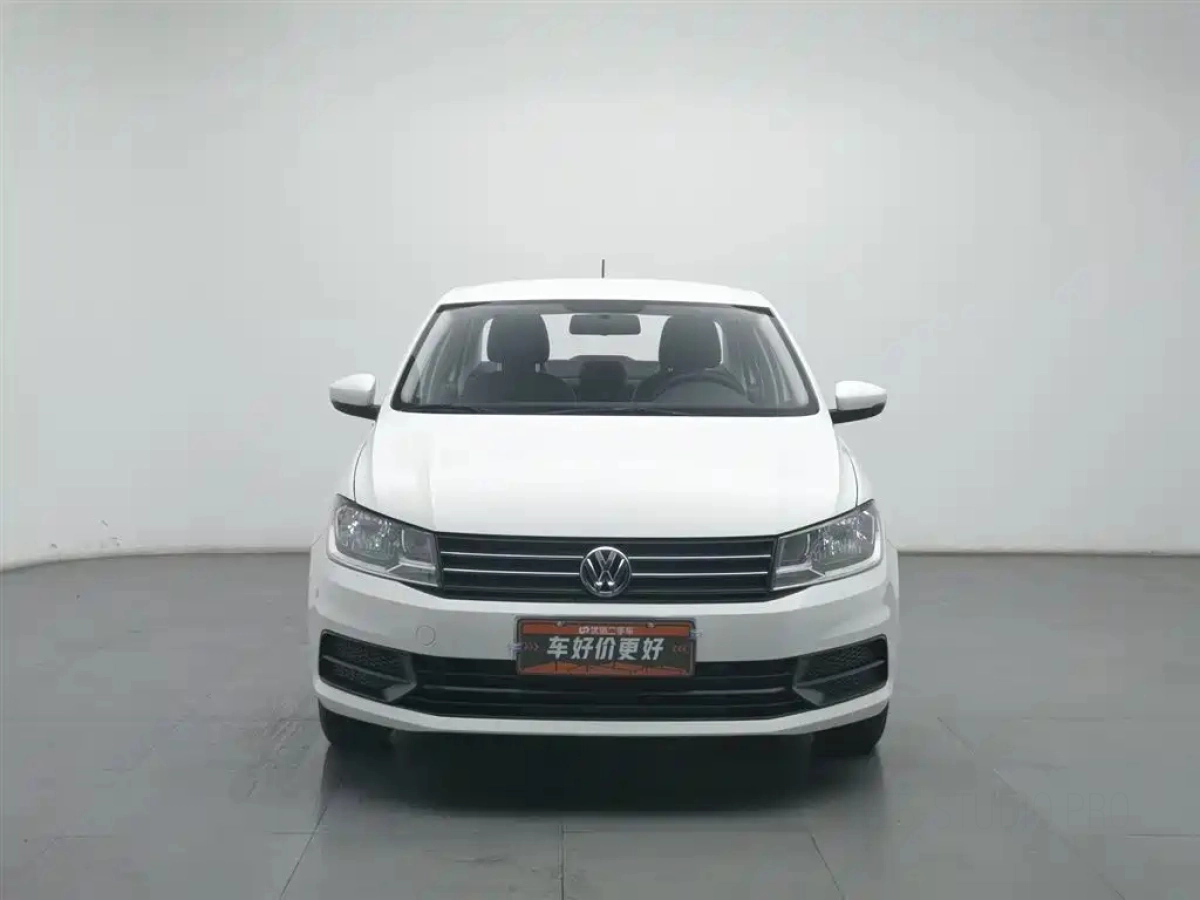 VOLKSWAGEN SANTANA