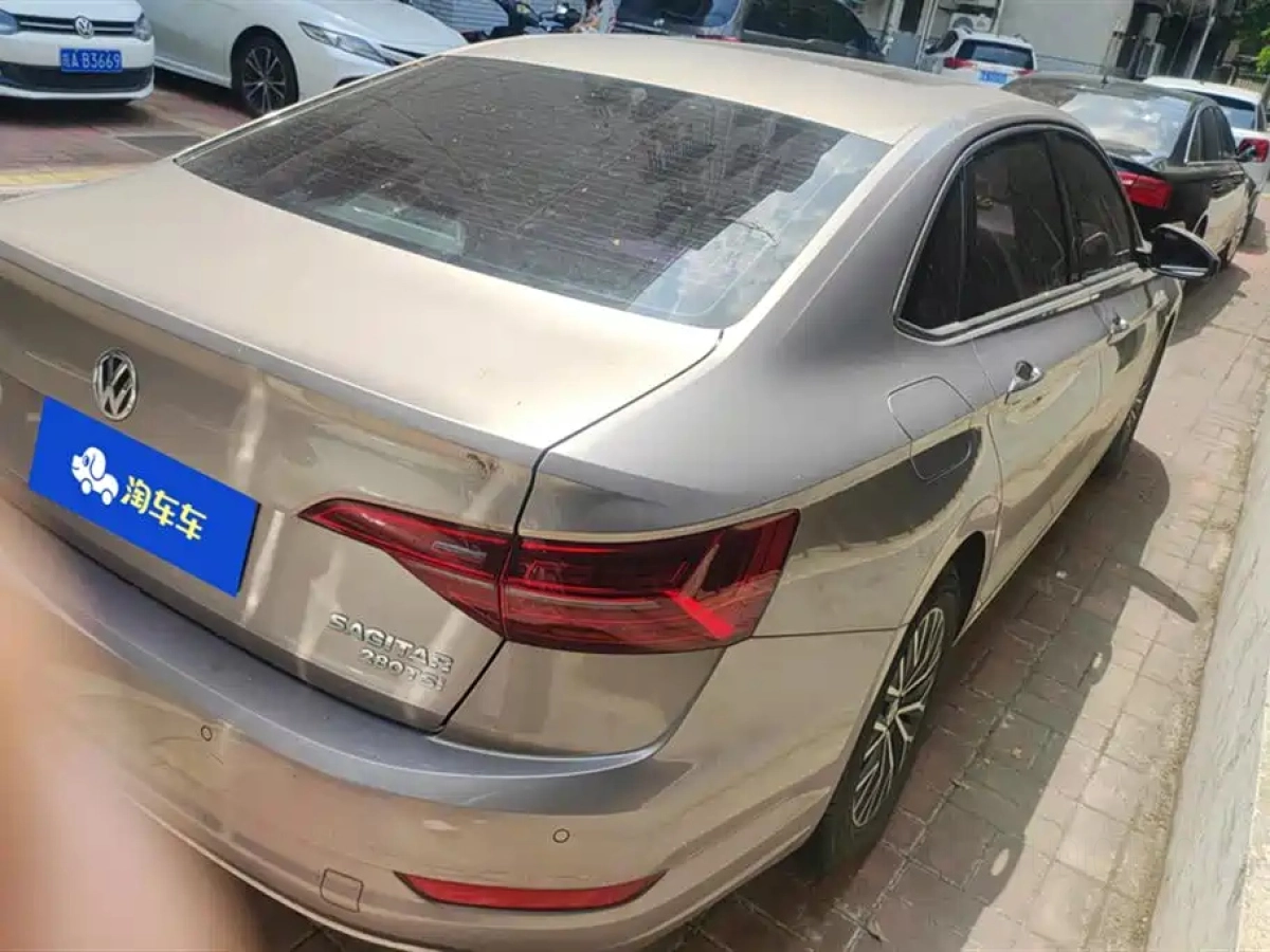 VOLKSWAGEN SAGITAR