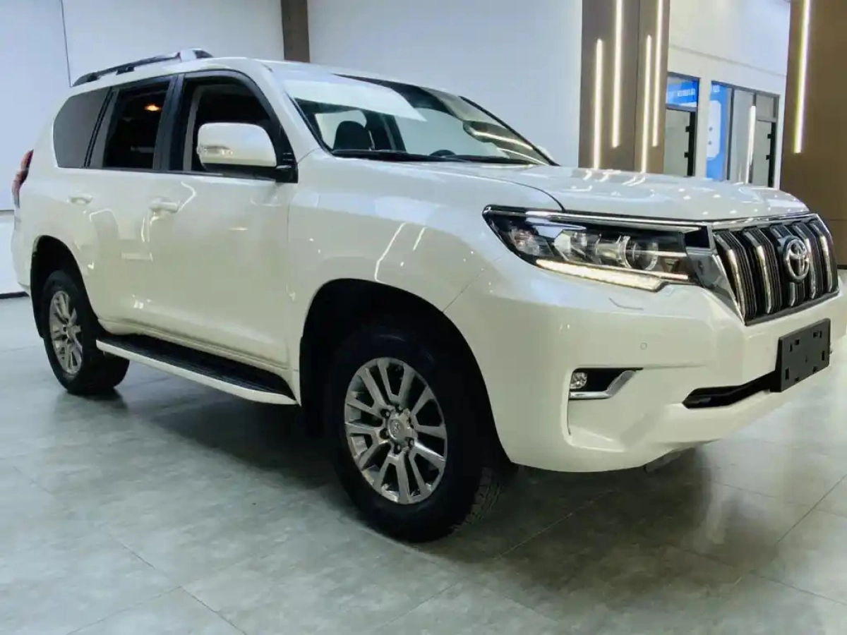 TOYOTA PRADO