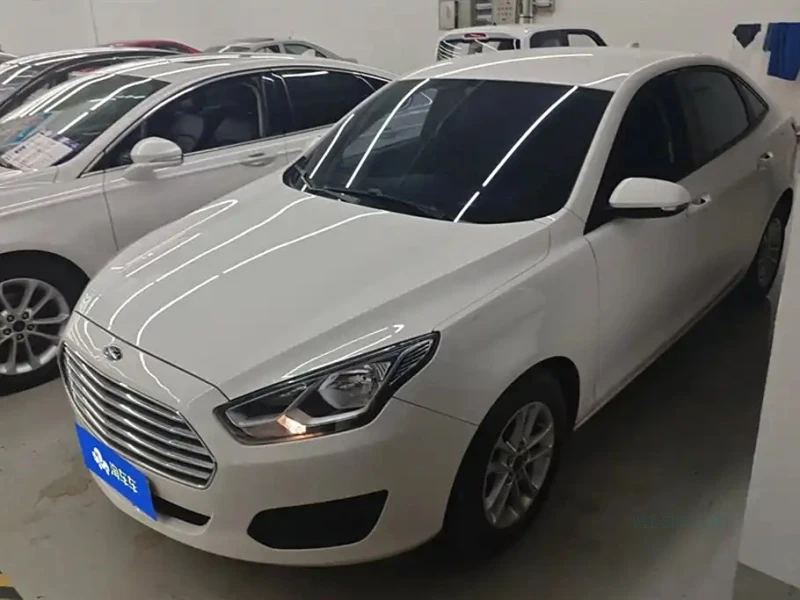 FORD ESCORT  2019