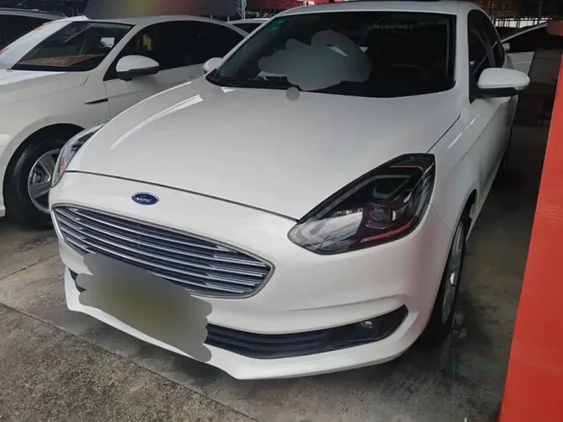 FORD ESCORT  2019