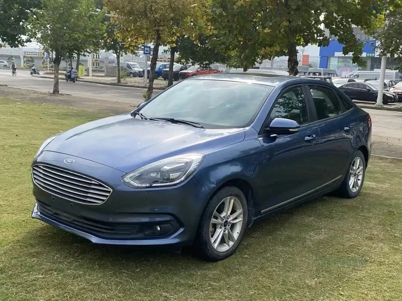 FORD ESCORT  2019