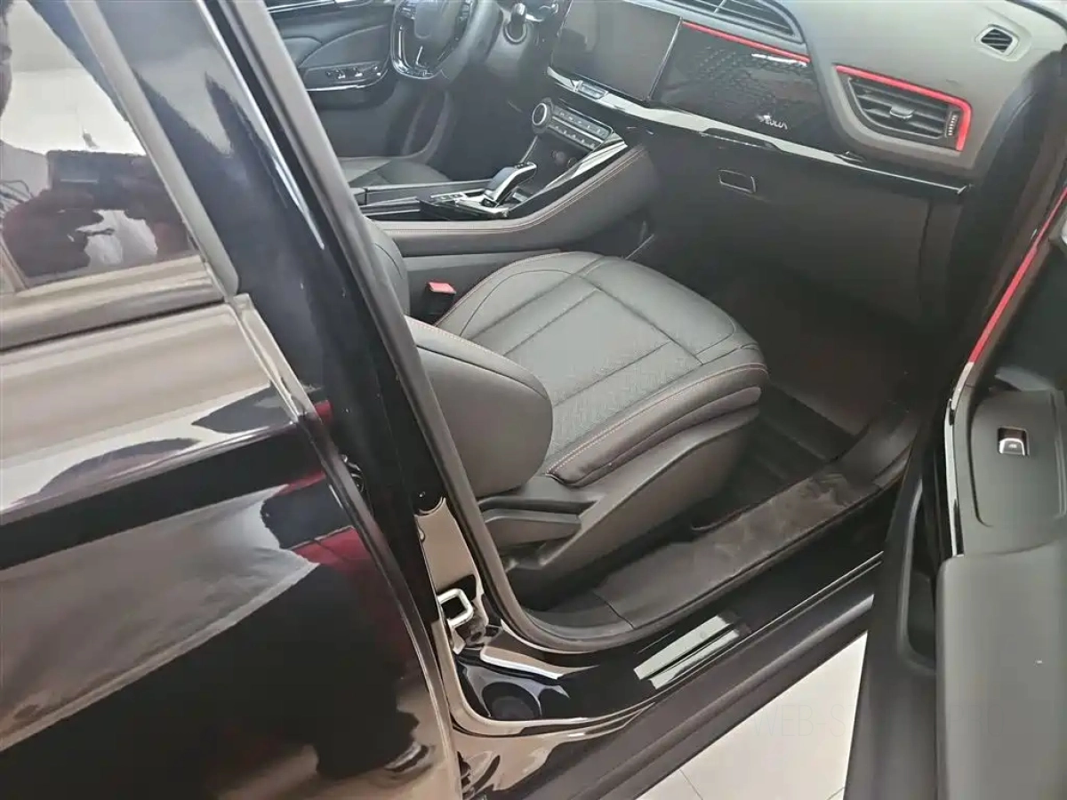DONGFENG AEOLUS AX7