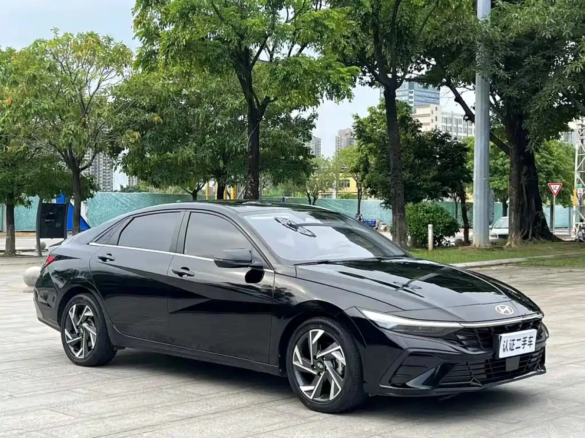HYUNDAI ELANTRA