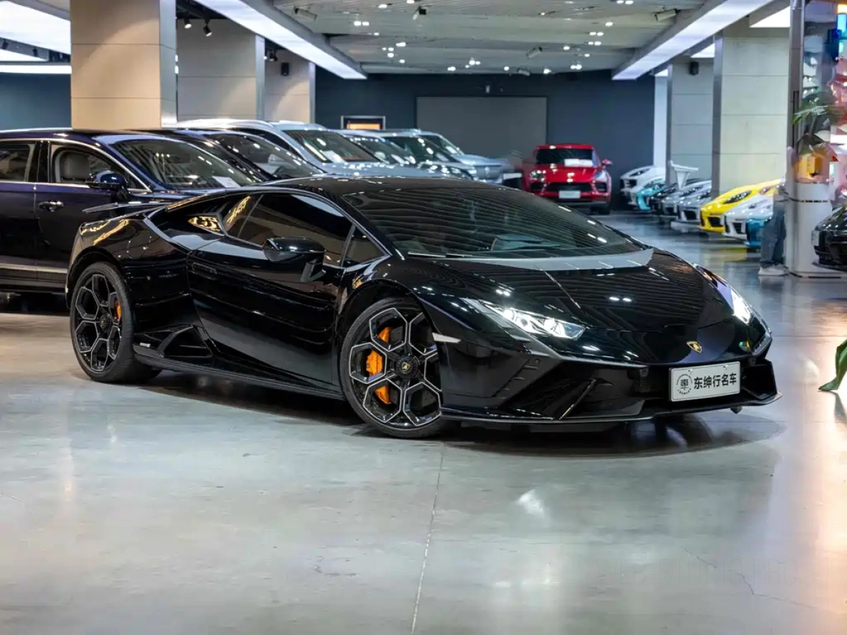 LAMBORGHINI HURACAN