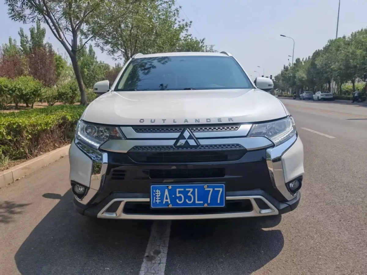 MITSUBISHI OUTLANDER