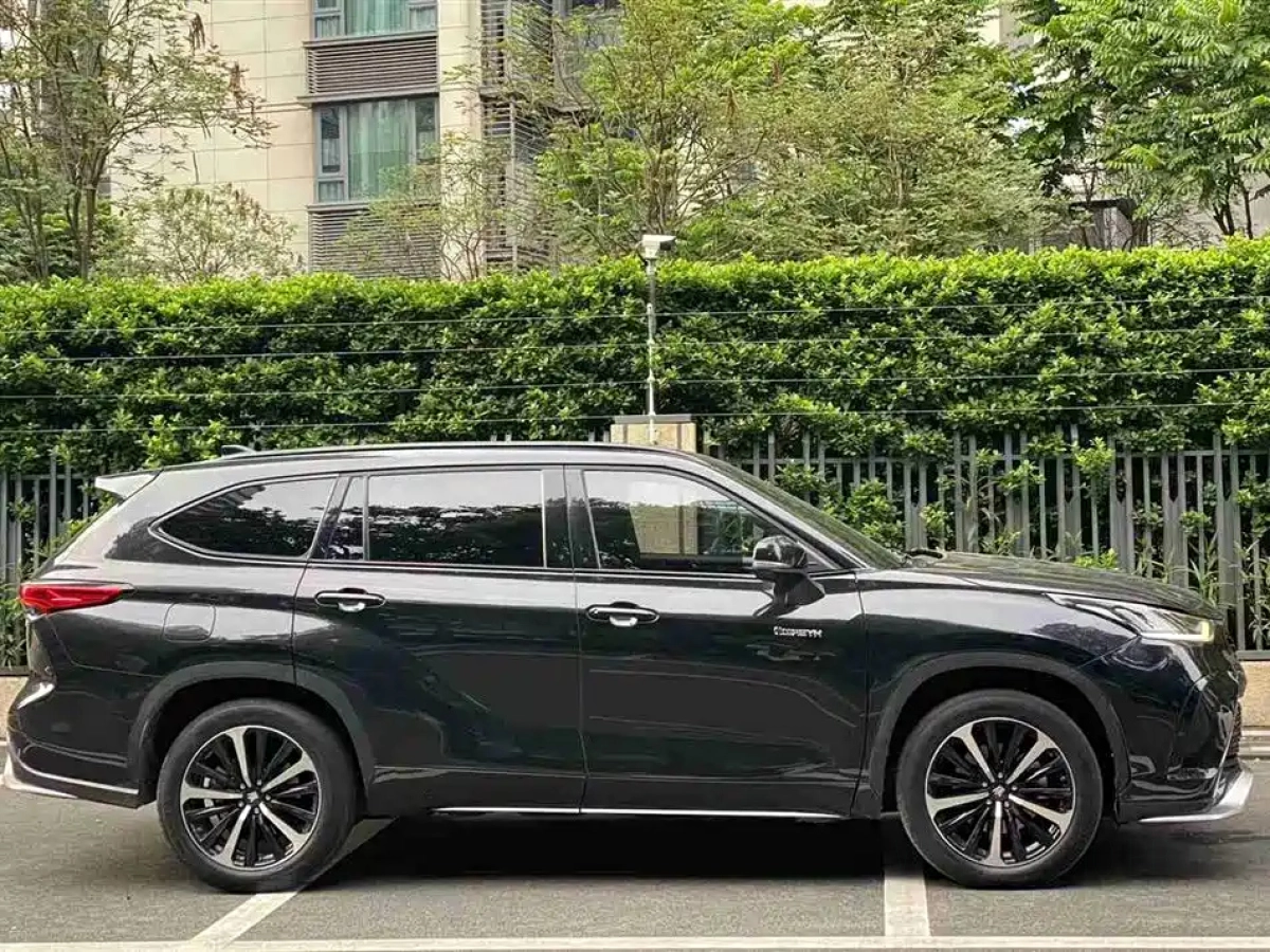 TOYOTA CROWN LUFANG
