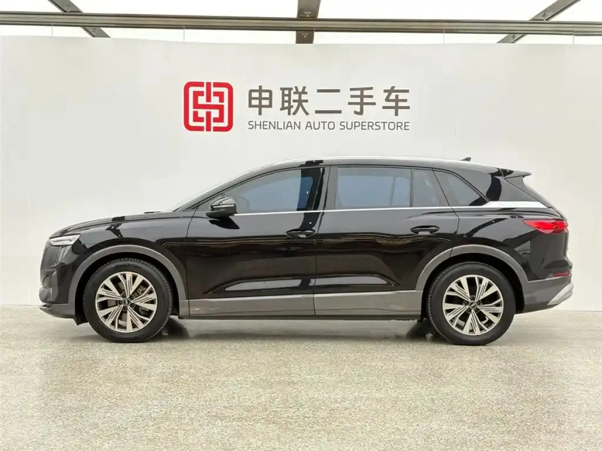 AUDI Q5 E-TRON