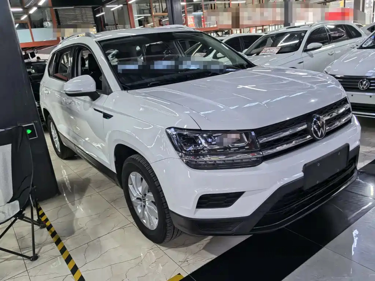 VOLKSWAGEN THARU