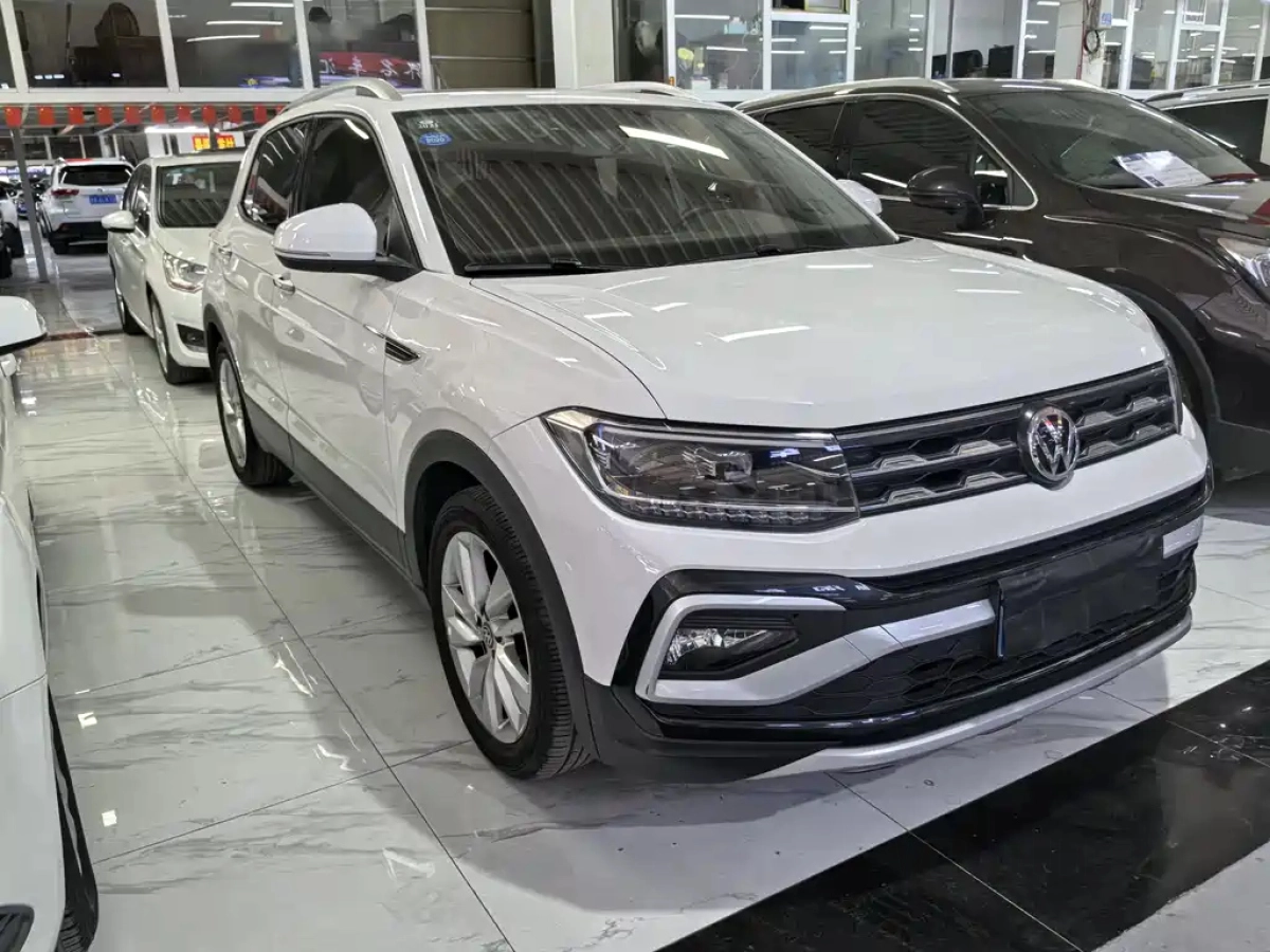 VOLKSWAGEN T-CROSS