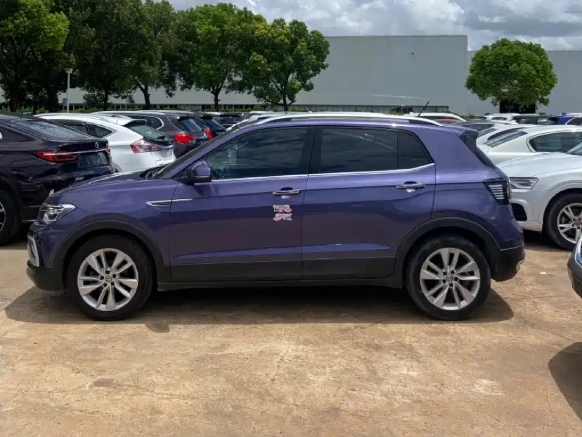 VOLKSWAGEN T-CROSS