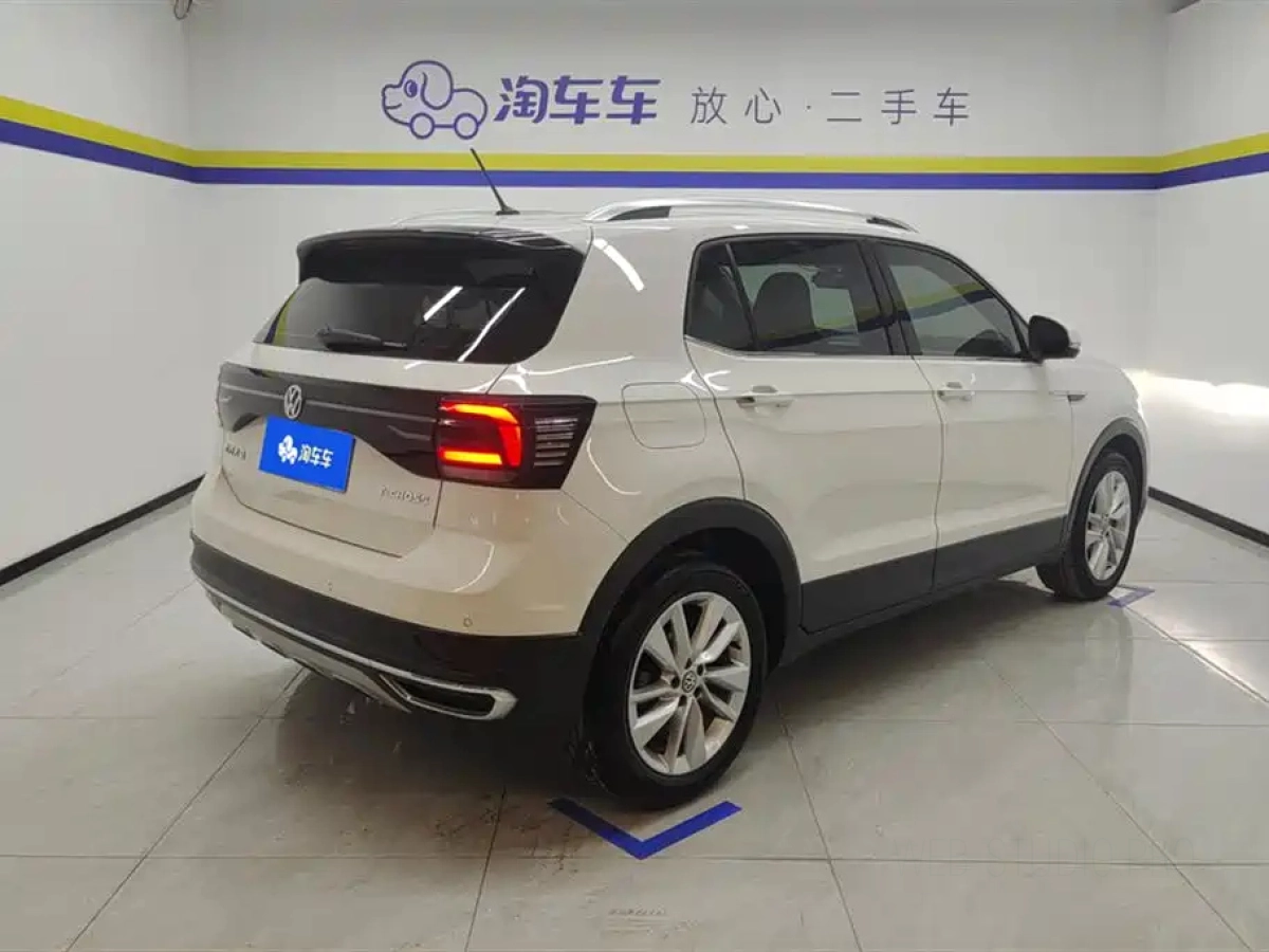 VOLKSWAGEN T-CROSS