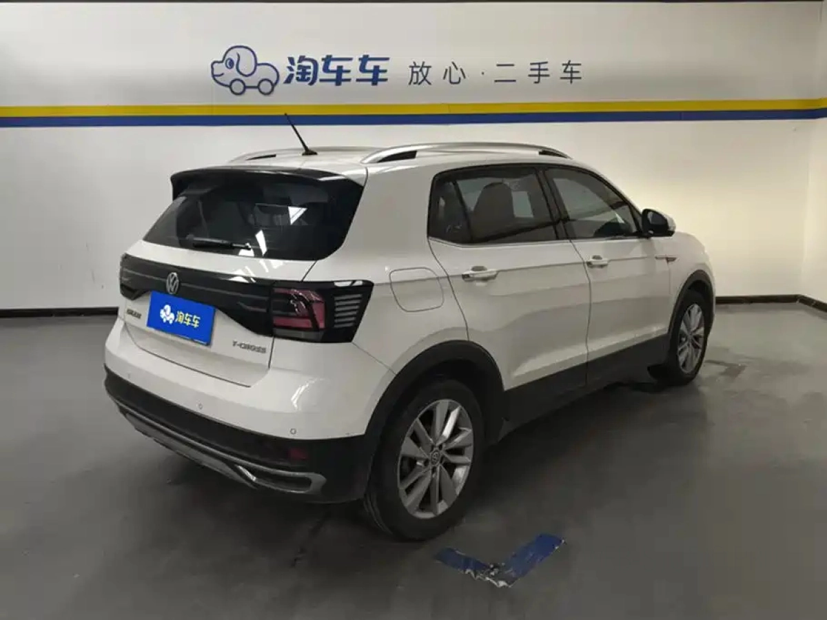 VOLKSWAGEN T-CROSS