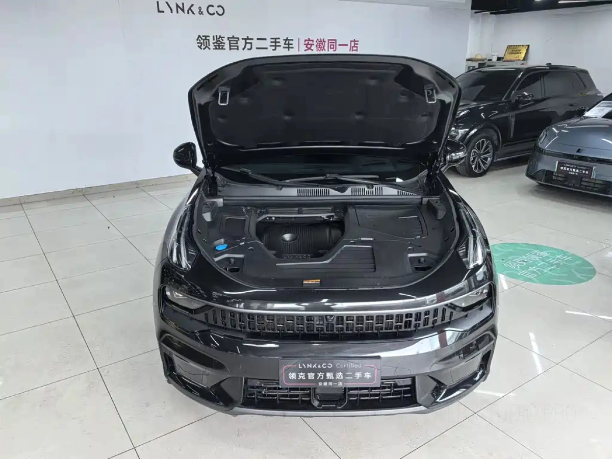 LYNK&CO 05