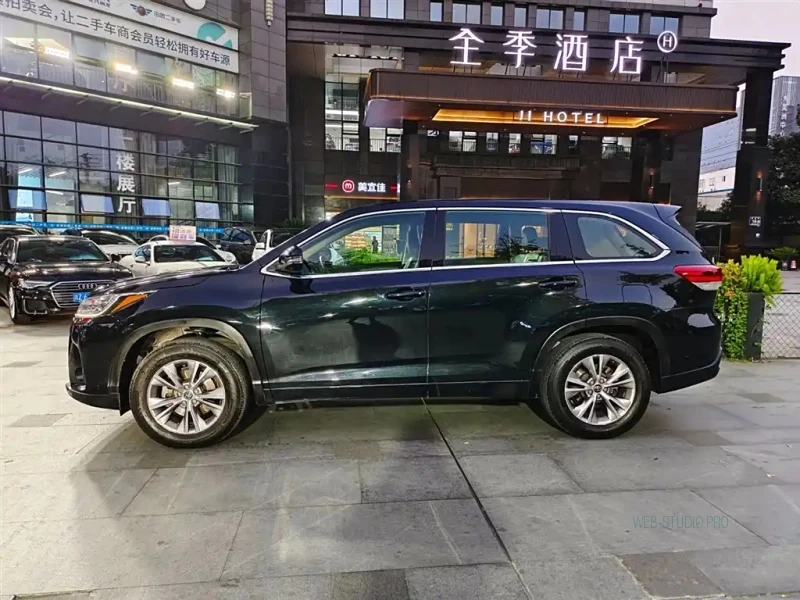 TOYOTA HIGHLANDER