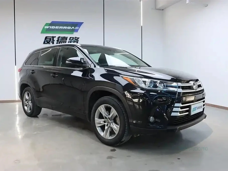 TOYOTA HIGHLANDER