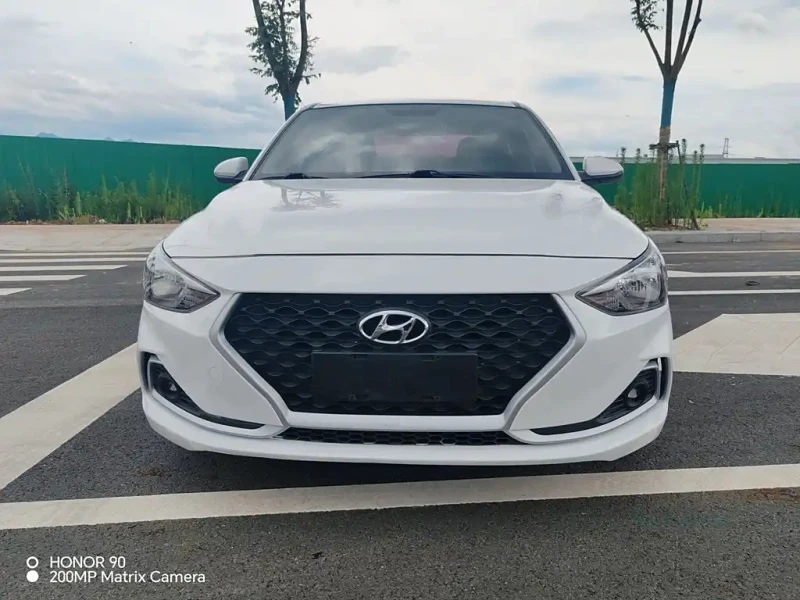 HYUNDAI CELESTA