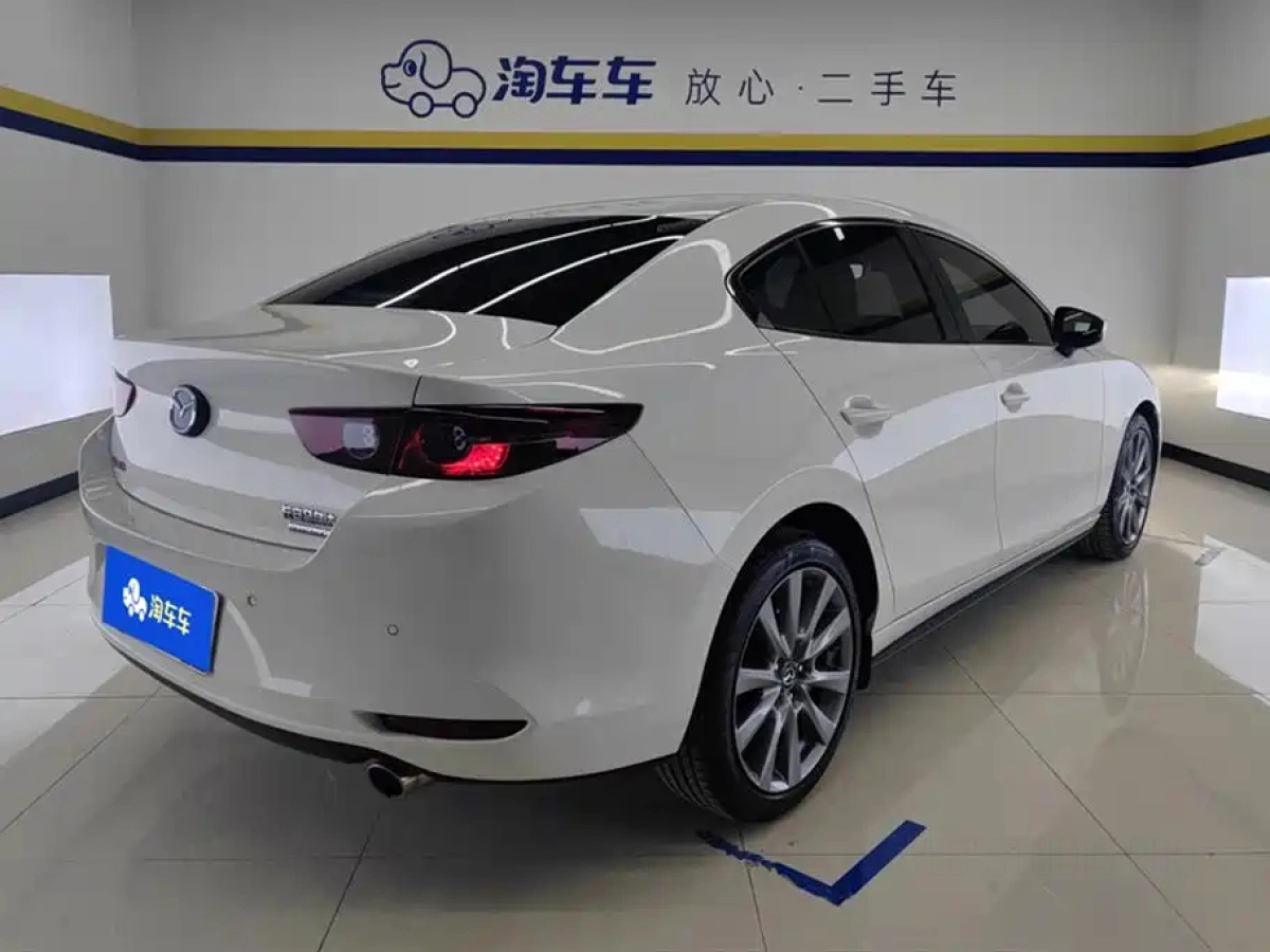 MAZDA 3 AXELA