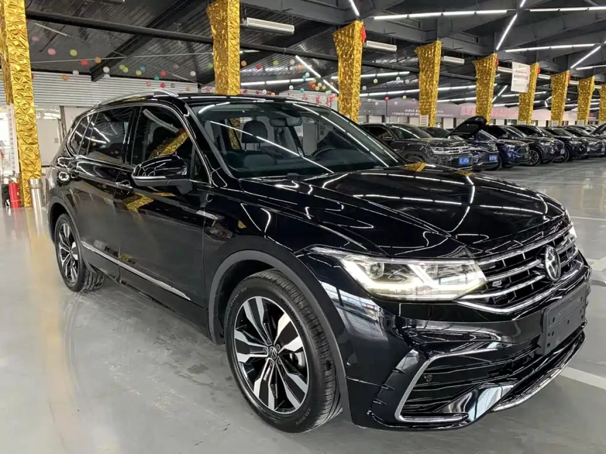 VOLKSWAGEN TIGUAN L