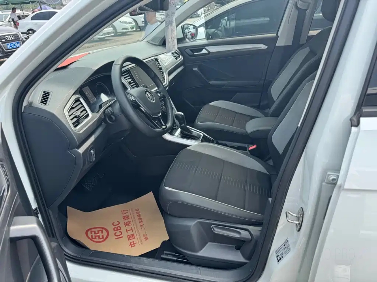VOLKSWAGEN T-ROC TANGE