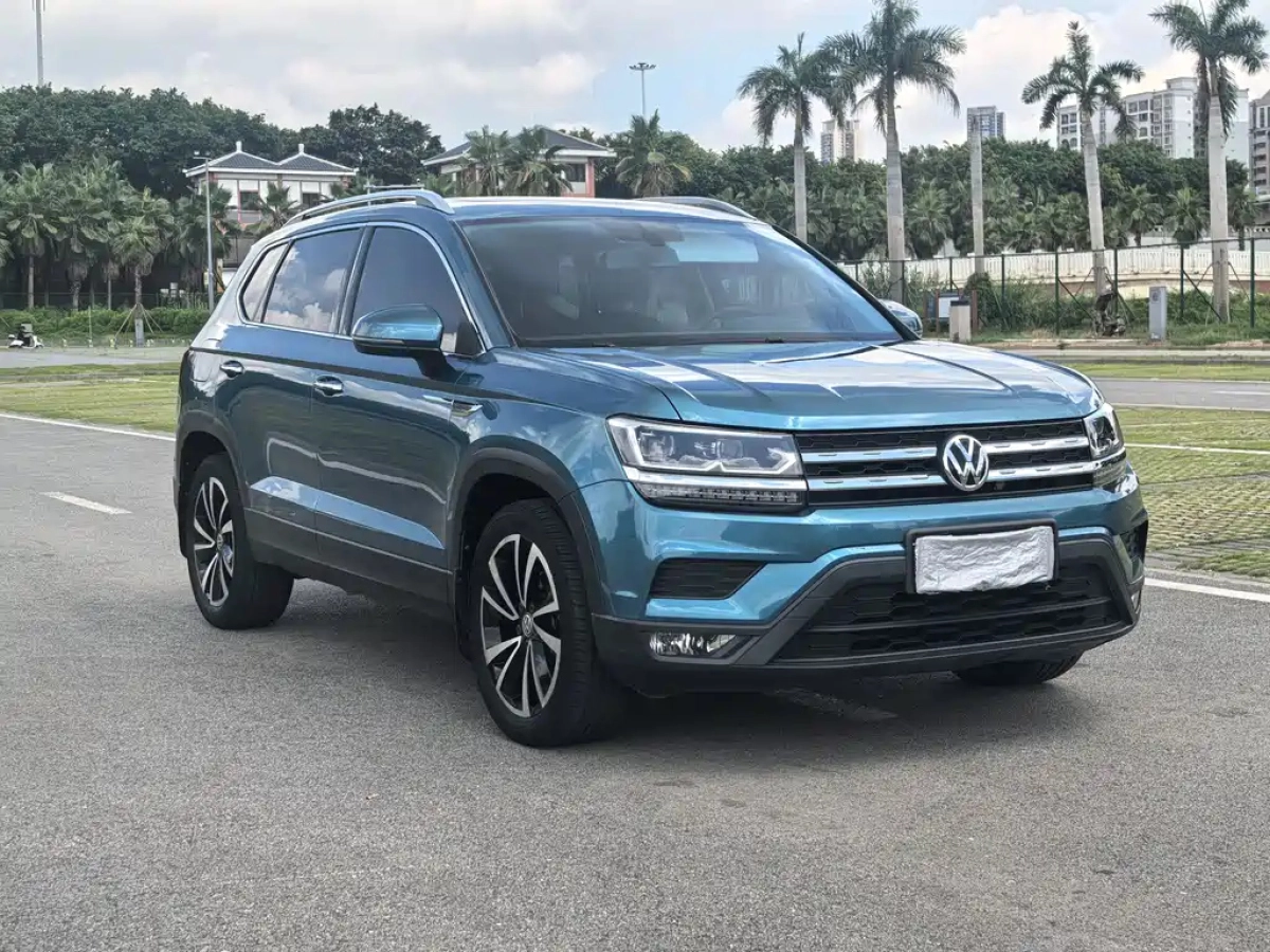 VOLKSWAGEN THARU