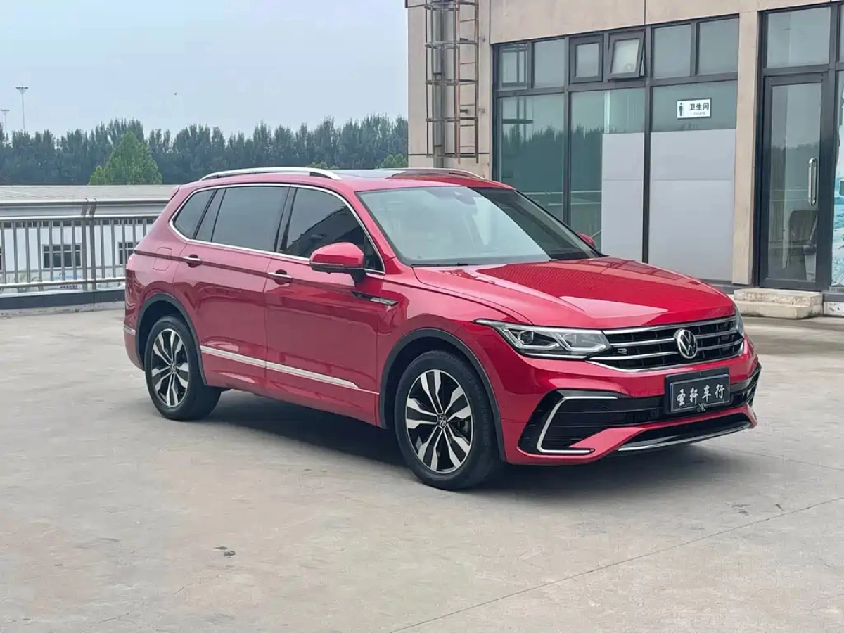 VOLKSWAGEN TIGUAN L