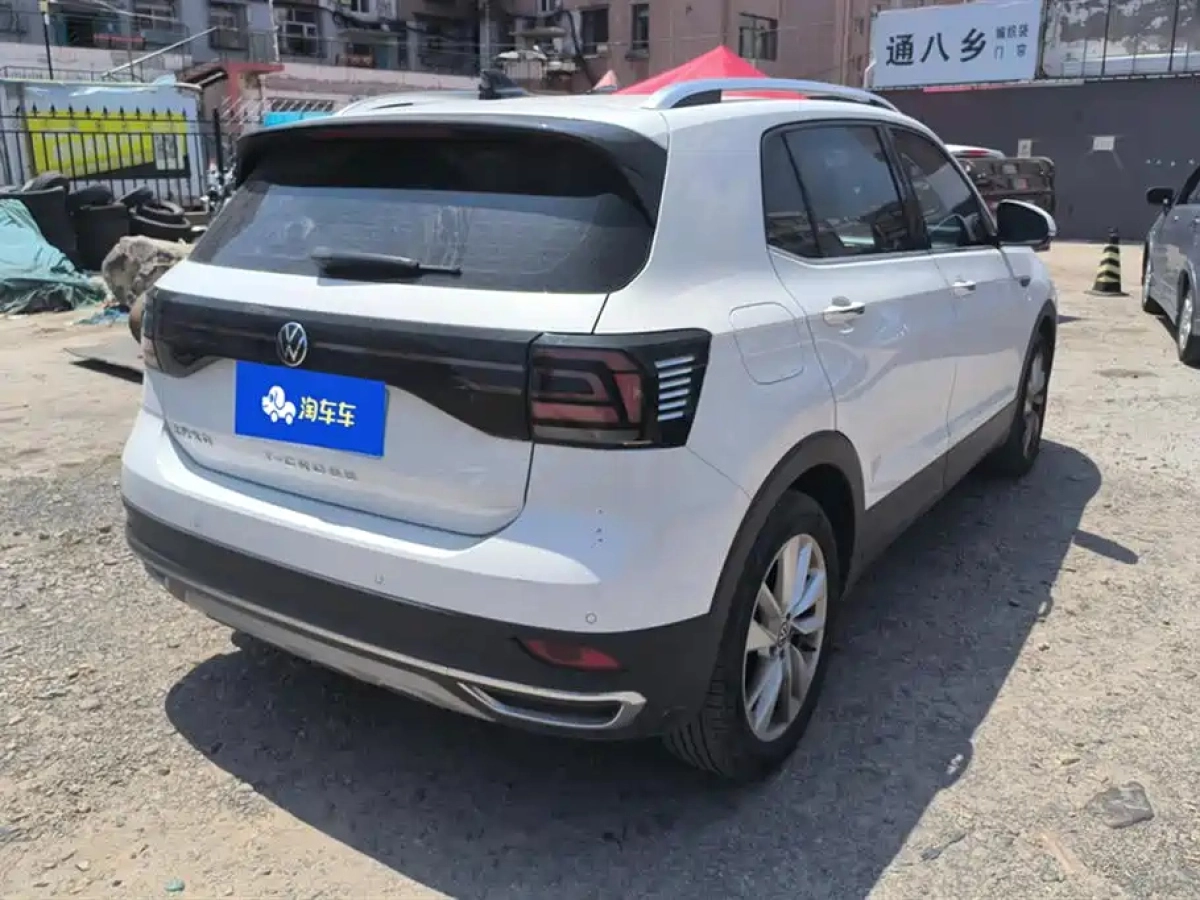 VOLKSWAGEN T-CROSS