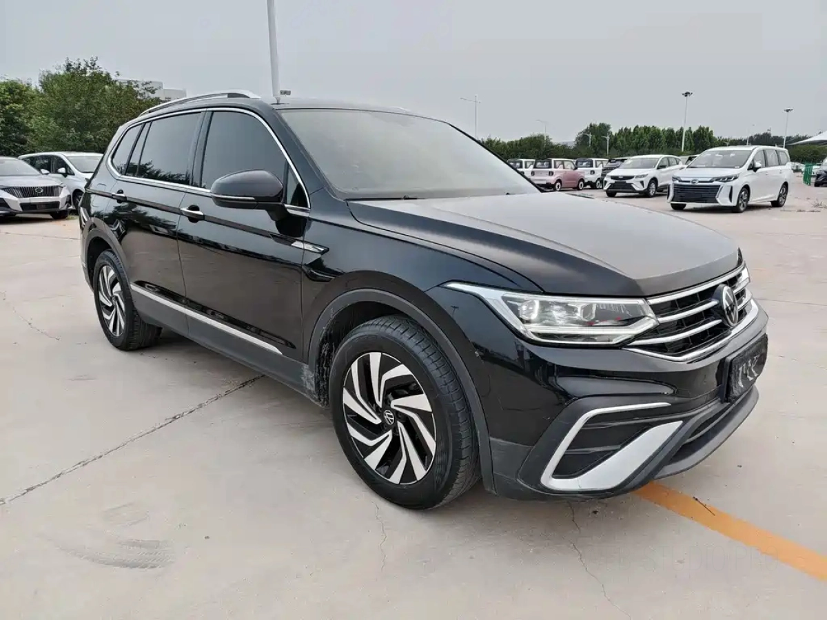 VOLKSWAGEN TIGUAN L