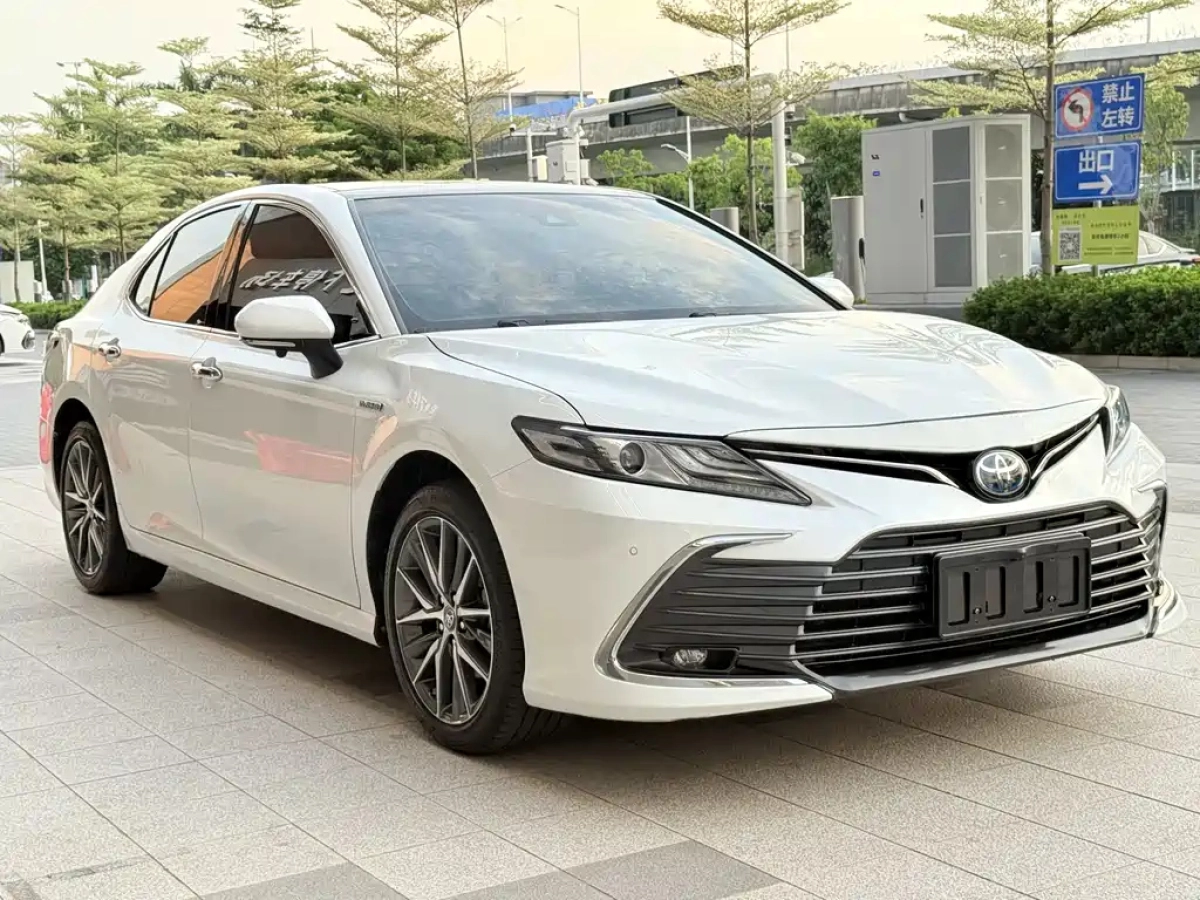 TOYOTA CAMRY