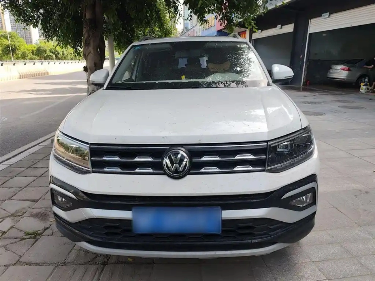 VOLKSWAGEN T-CROSS