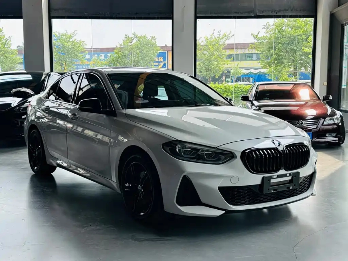 BMW 1-SERIES