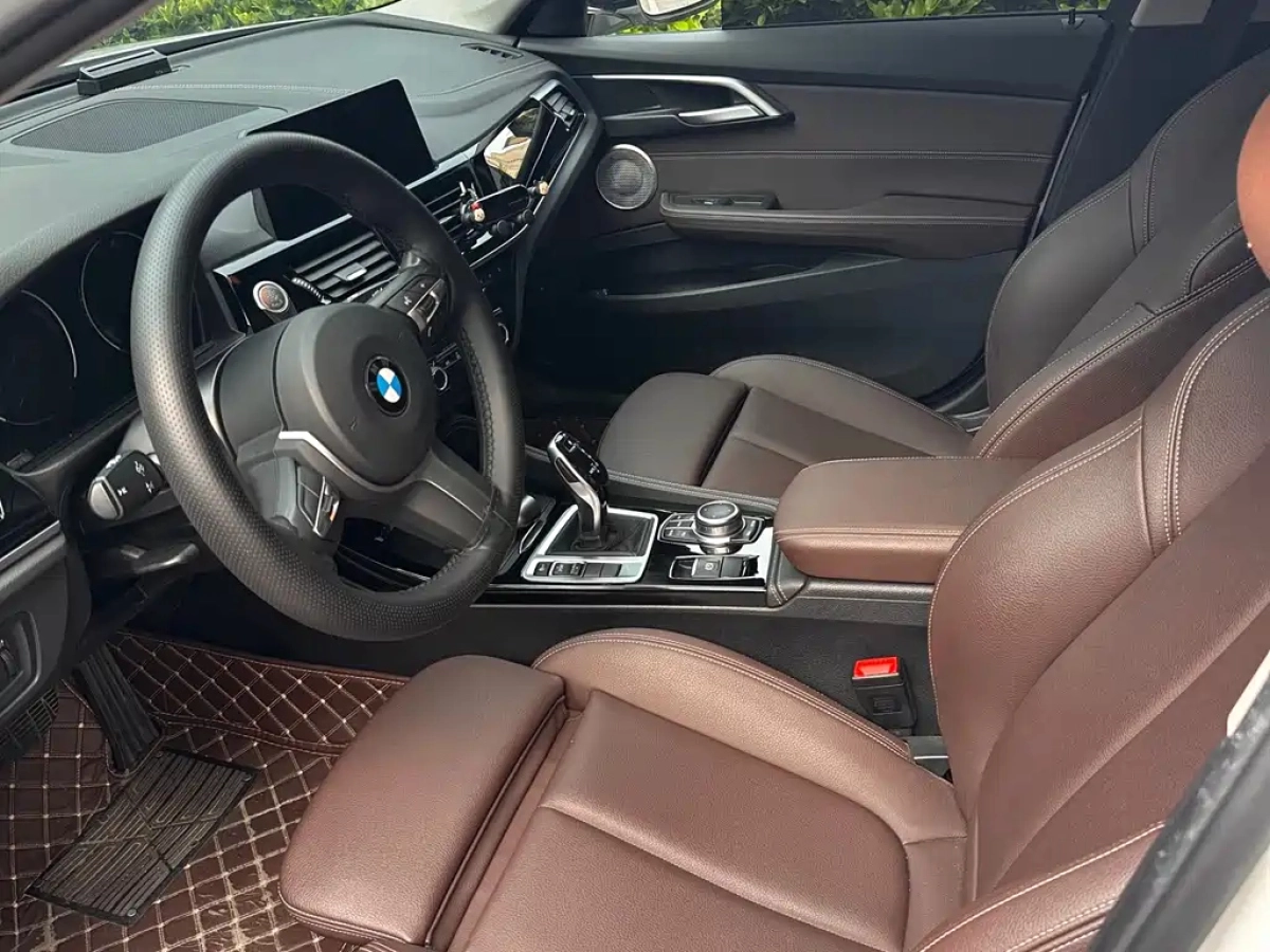 BMW 1-SERIES
