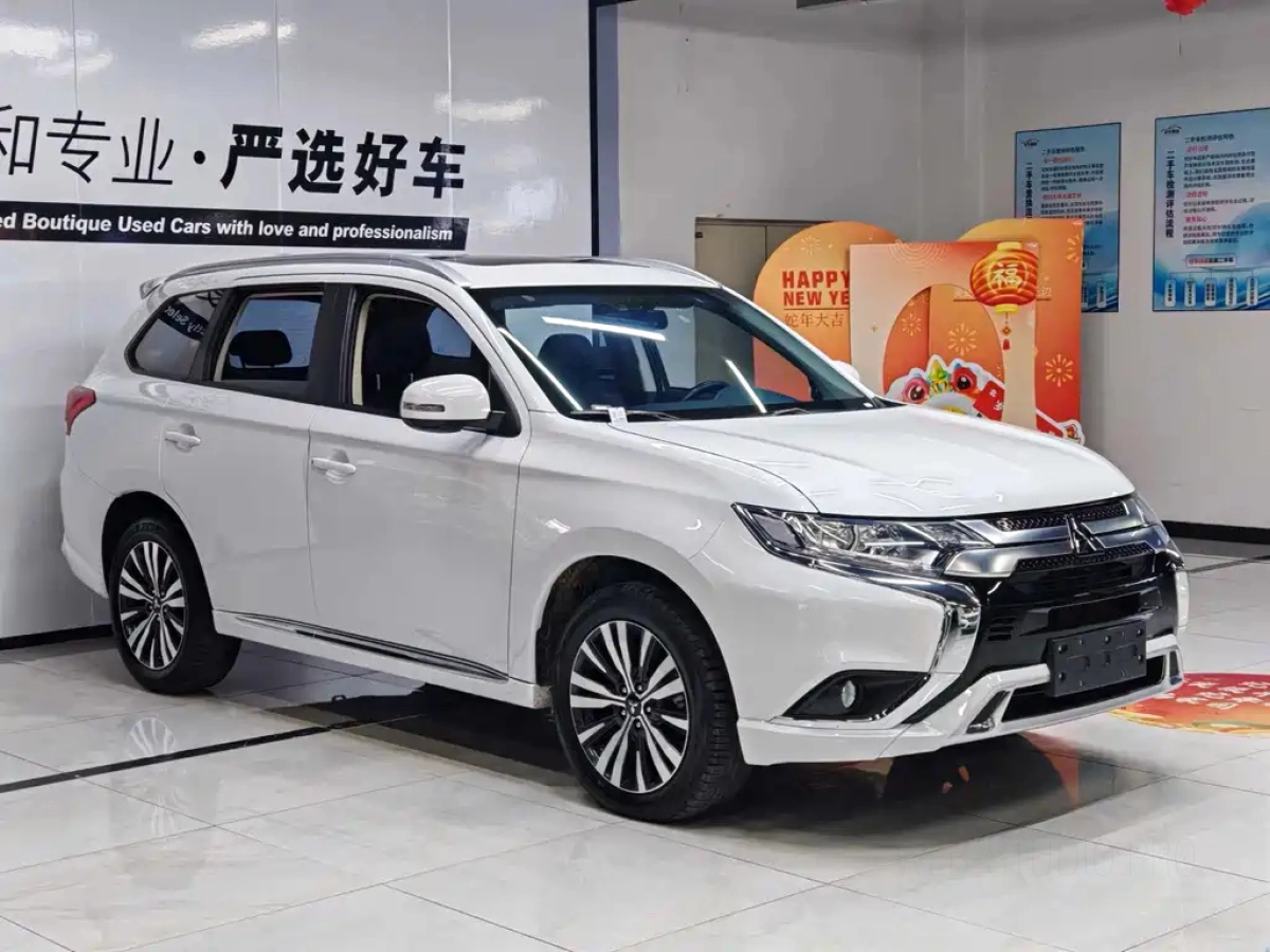 MITSUBISHI OUTLANDER