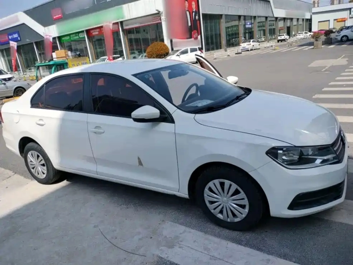 VOLKSWAGEN SANTANA