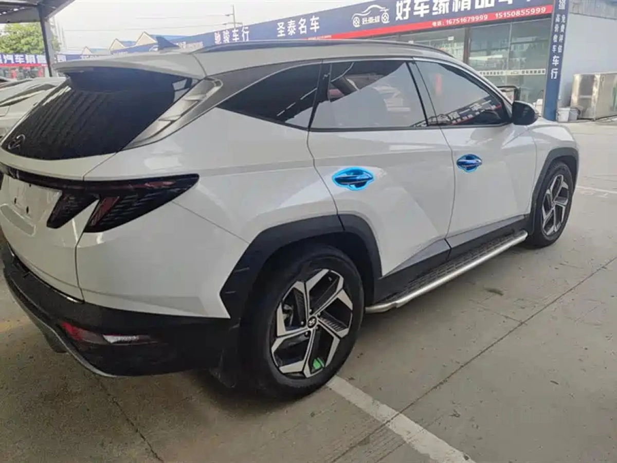 HYUNDAI TUCSON