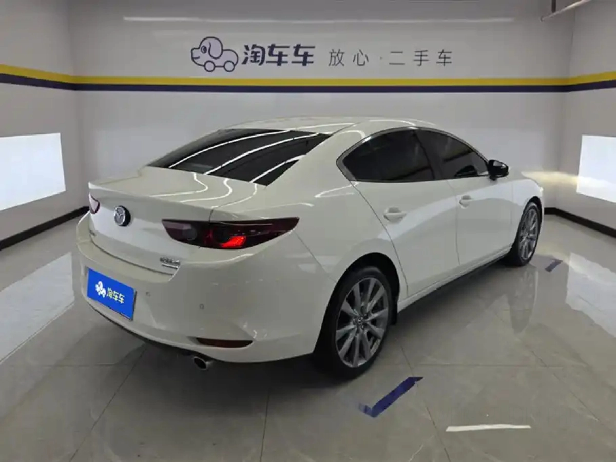 MAZDA 3 AXELA