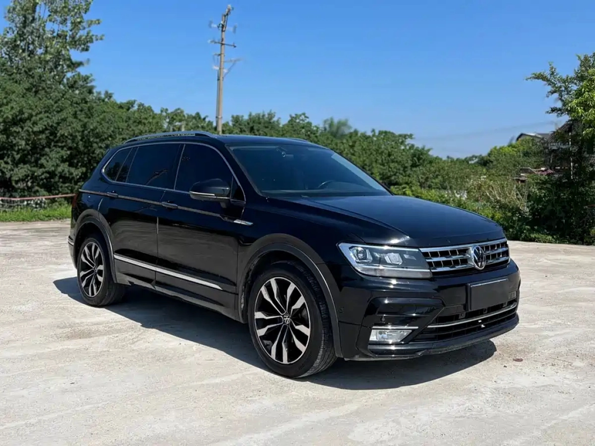VOLKSWAGEN TIGUAN L