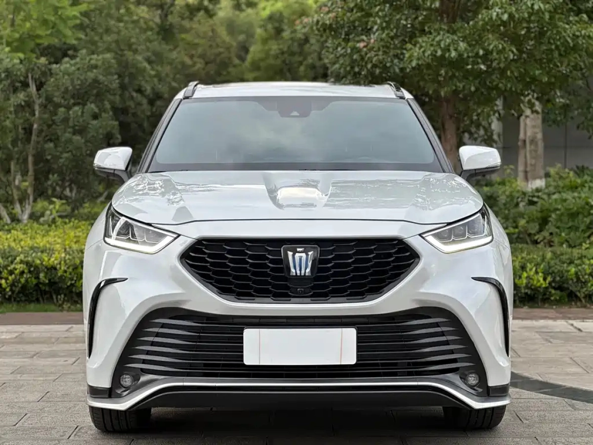 TOYOTA CROWN LUFANG