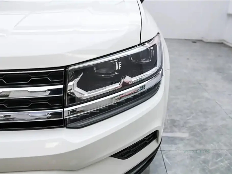 VOLKSWAGEN THARU