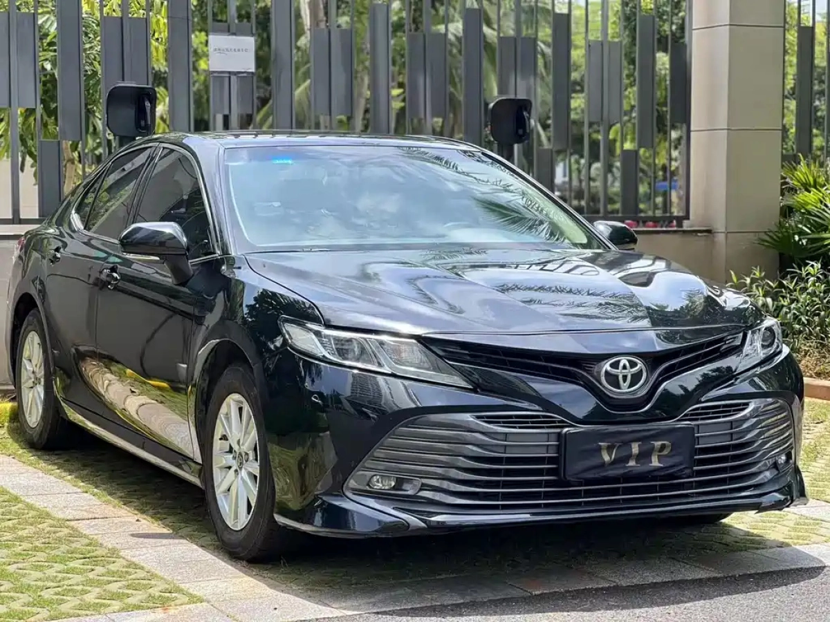 TOYOTA CAMRY