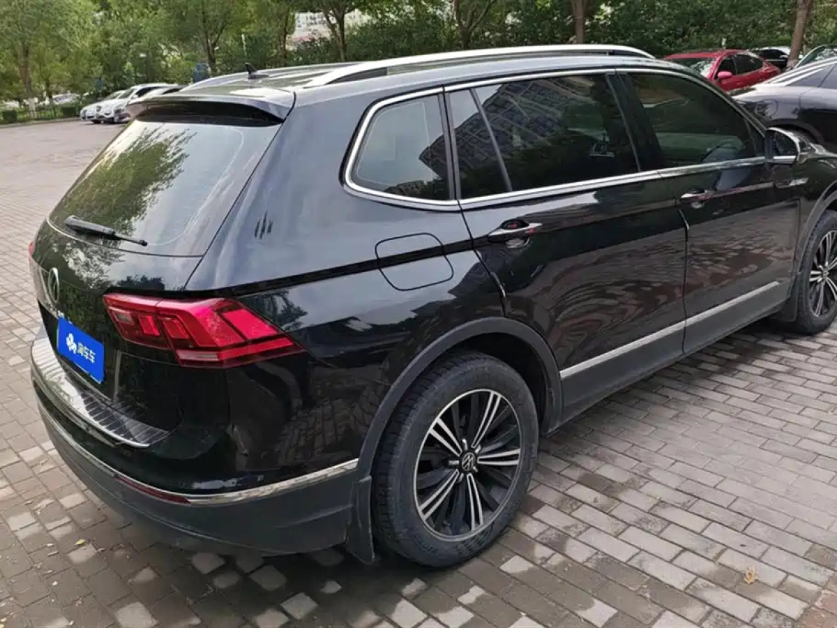 VOLKSWAGEN TIGUAN L