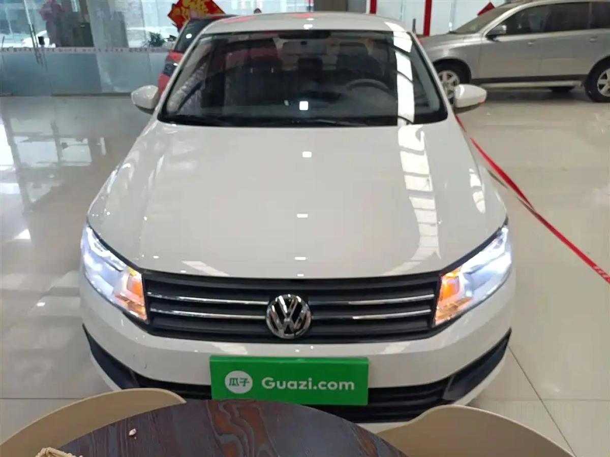 VOLKSWAGEN SANTANA