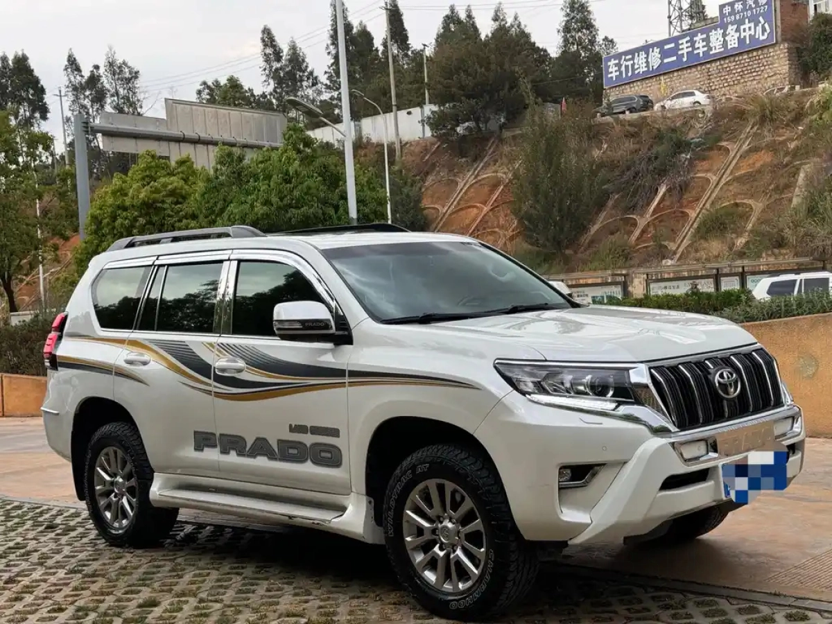 TOYOTA PRADO