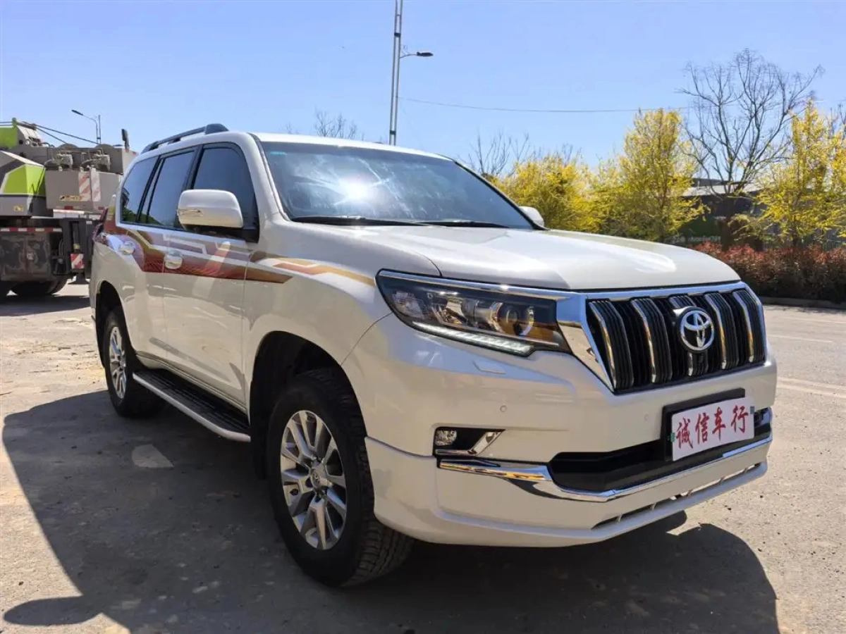 TOYOTA PRADO