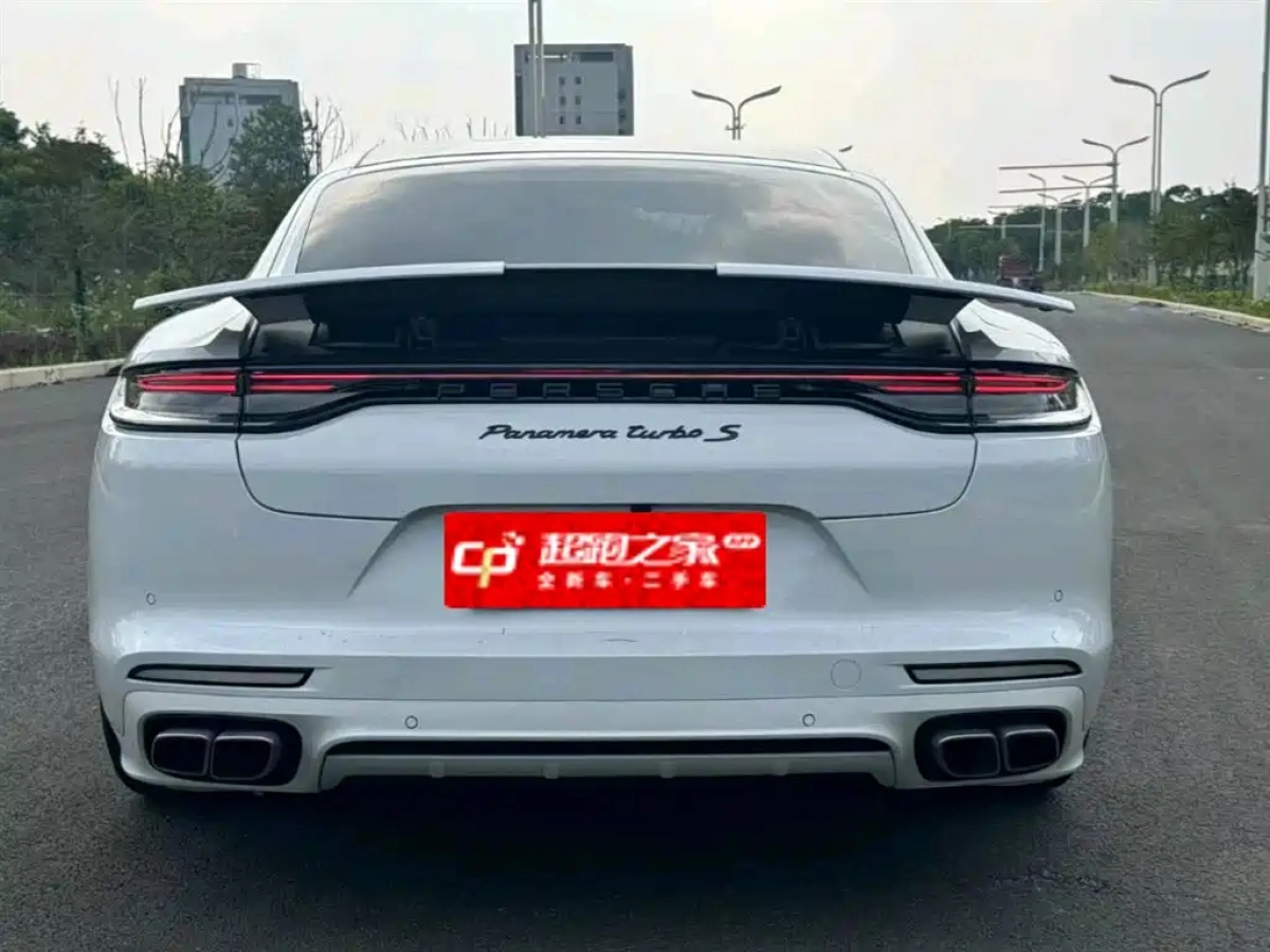 PORSCHE PANAMERA