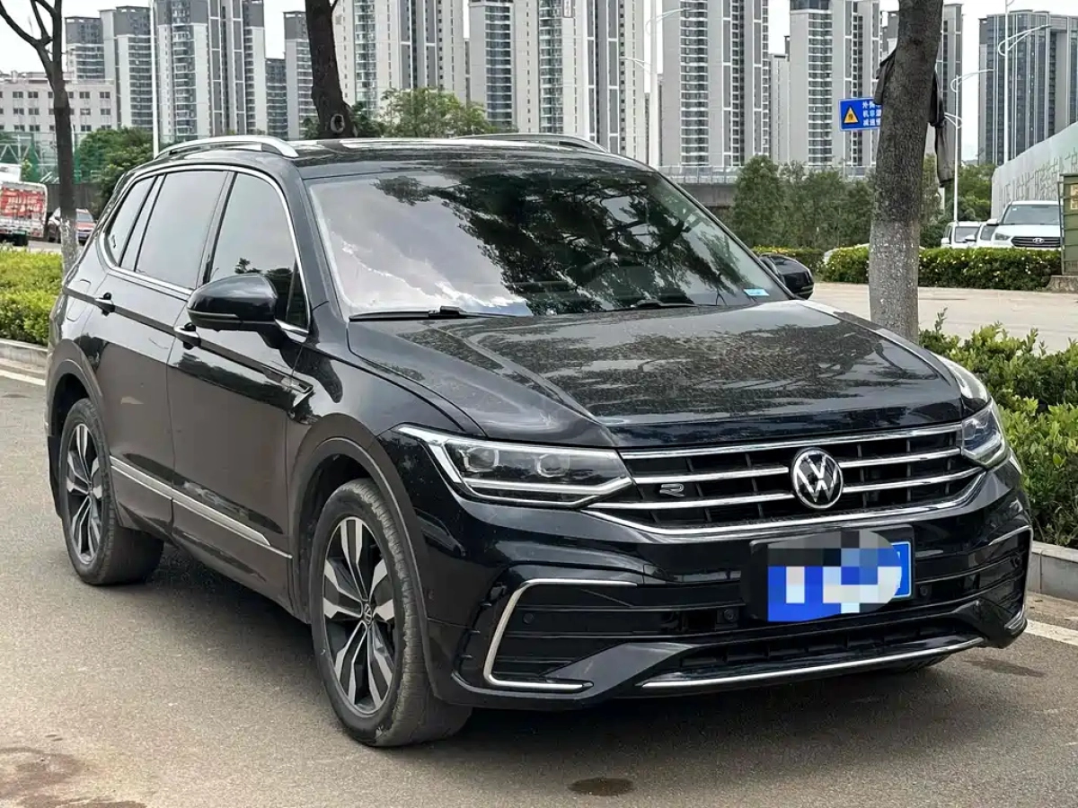 VOLKSWAGEN TIGUAN L