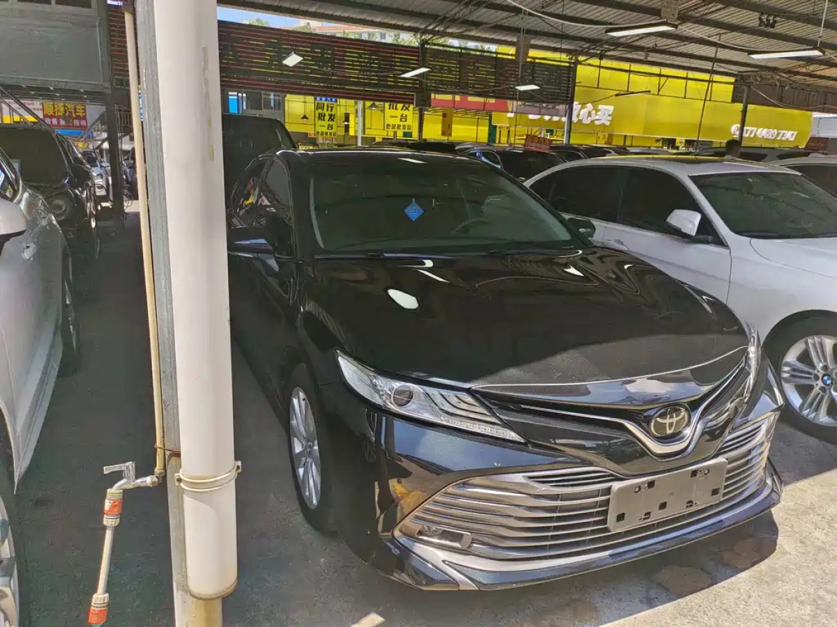 TOYOTA CAMRY
