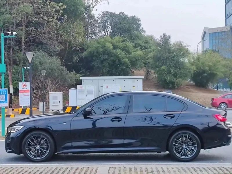 BMW 3-SERIES